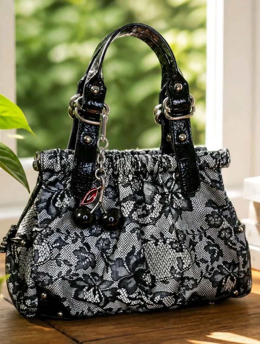 Kathy Van Zeeland Black White Lace Print Shoulder Bag - Rare